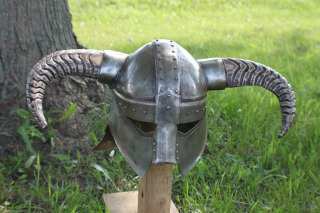Illustration for article titled Dude Makes A Wicked Skyrim Helmet From Real Steel
